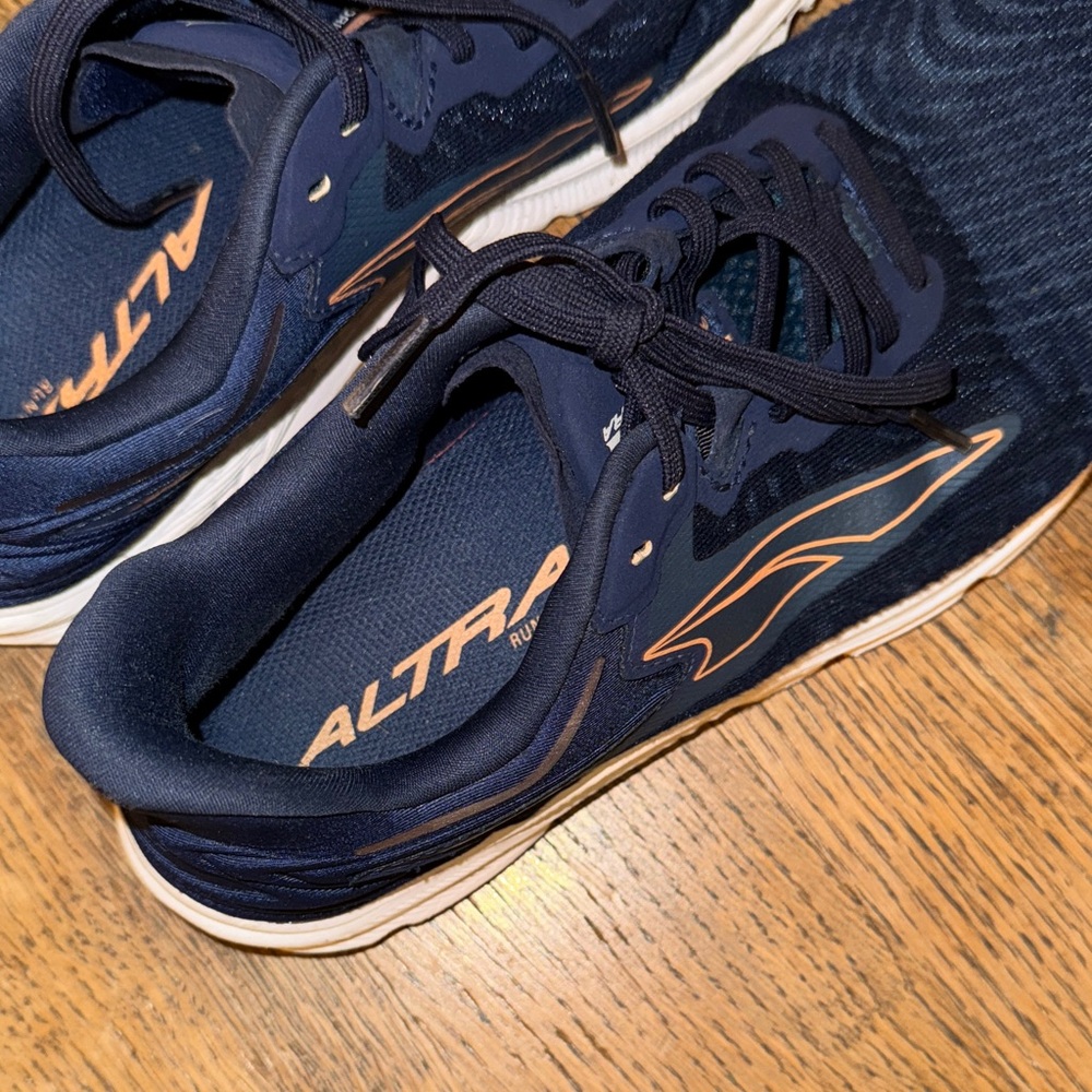 Altra women’s Dark Blue and Orange Athletic running Shoes size 8.5 - Picture 2 of 11